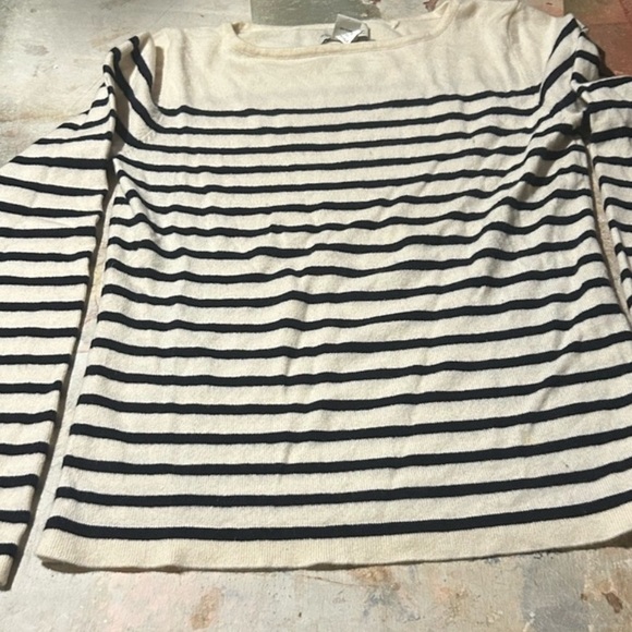 Banana Republic Sweaters - Banana Republic cashmere Striped Long Sleeve sweater size L